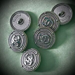 CC-(Set of 6-20mm)Textured brocade LogoStyle Bright Silver/shank buttons/Stamp